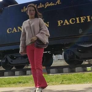 Meet your Posher, Esmeralda